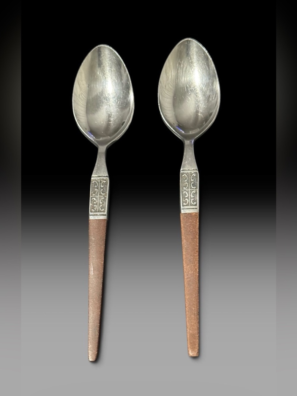 The Ecko Eterna La Joya Flatware Silverware set Of 2 Dinner Spoons, MCM.